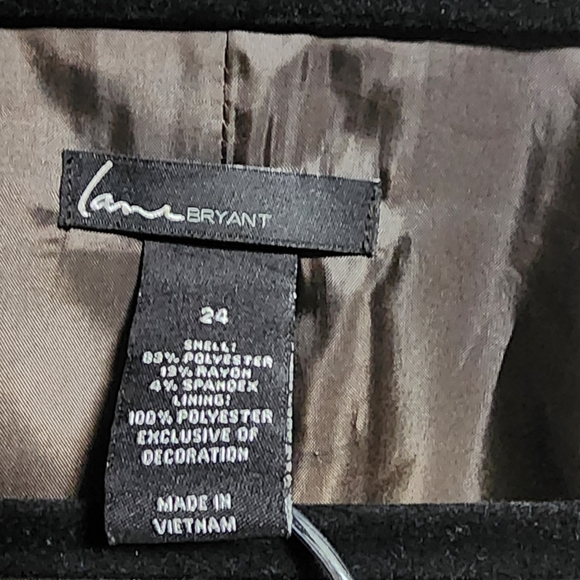 Women's Classic Suit - Picture 3 of 5